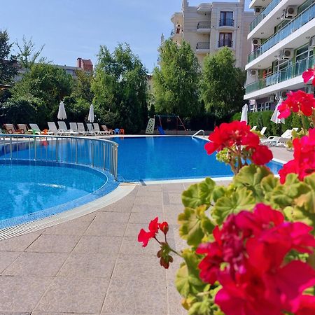 Family Apartments In Solmarin 써니비치 외부 사진