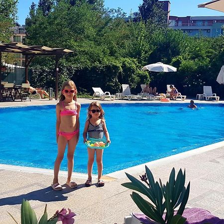 Family Apartments In Solmarin 써니비치 외부 사진