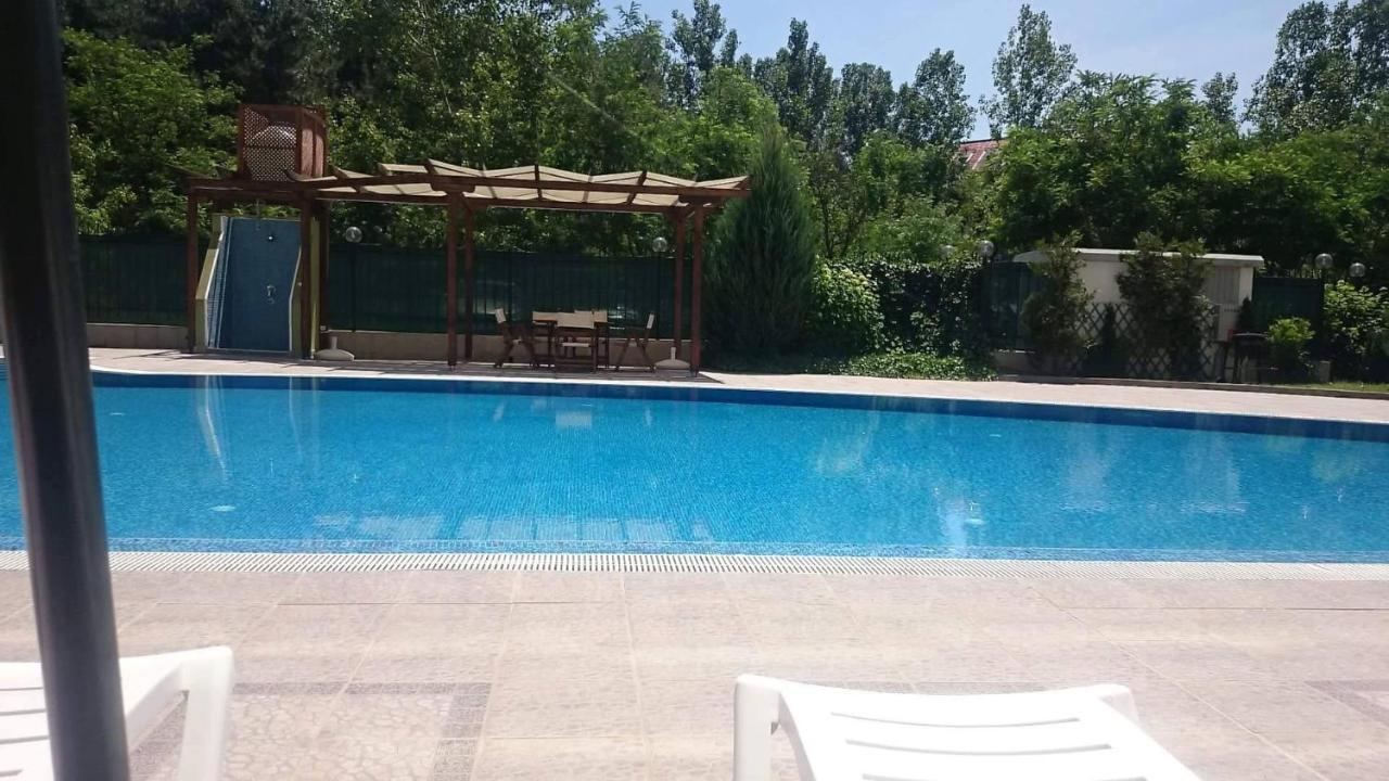 Family Apartments In Solmarin 써니비치 외부 사진